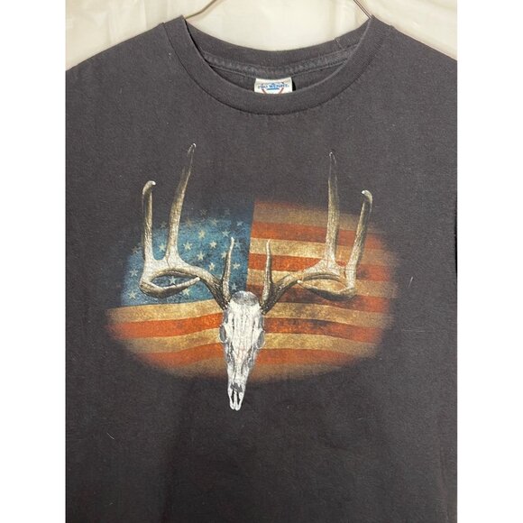 Delta Pro Weight Size Small Adult Deer Head Skull with Red White & Blue flag Tee - Picture 2 of 5